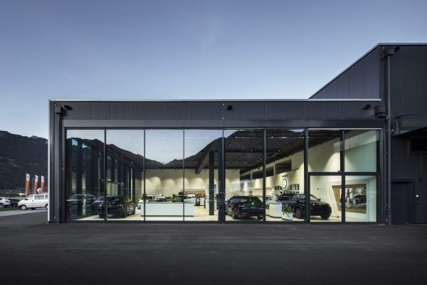 2019_Webbild_AutoRueger_Ansicht-Seite-Front_retouchiert.jpg