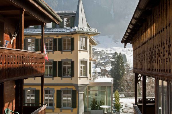 Projekt-Adler-Lauterbrunnen-Fassade.jpg